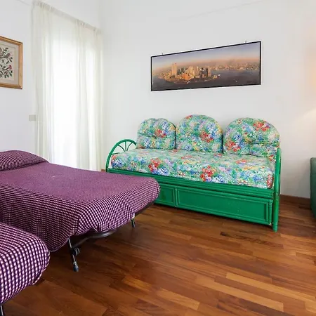 De Vivo Realty - Chiesa Nuova *